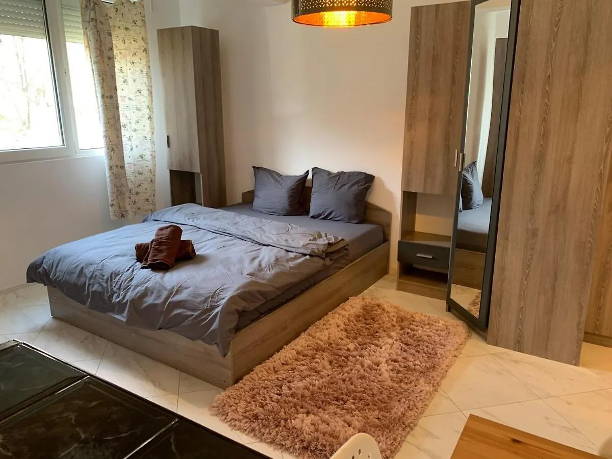 Contactos de Urban Nest Lulin